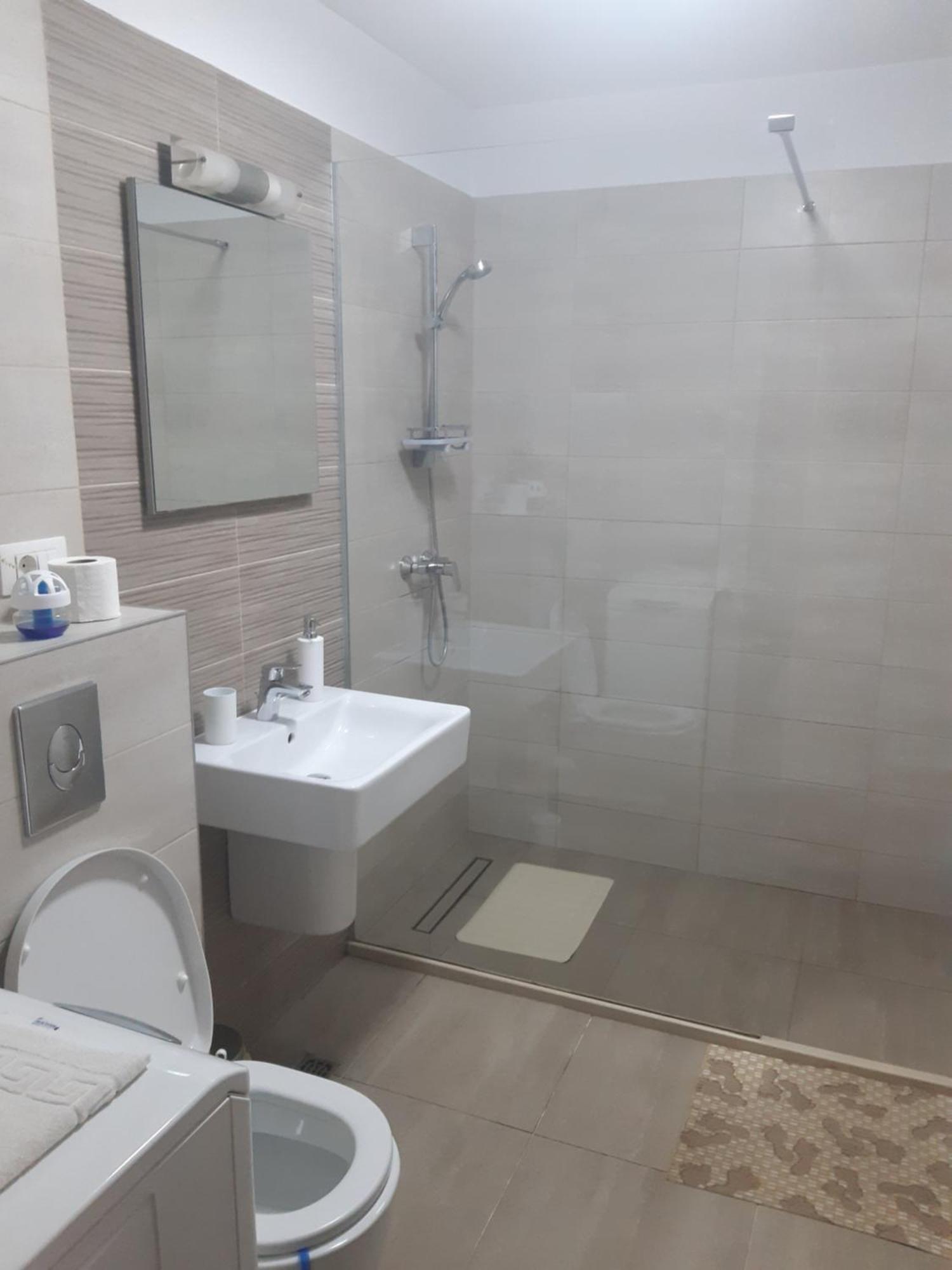 Apartament Marcel - Coresi Mall Braşov Eksteriør billede